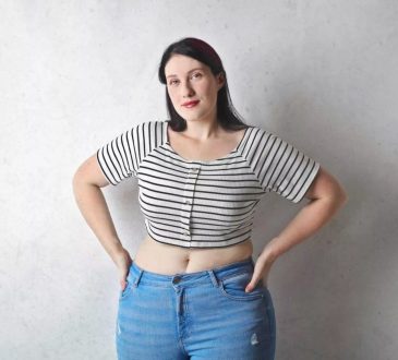 Cara Memilih Outfit untuk Pear Body Shape