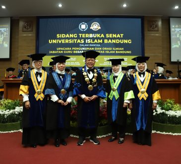 Hari Ini Unisba Kukuhkan Empat Guru Besar Baru