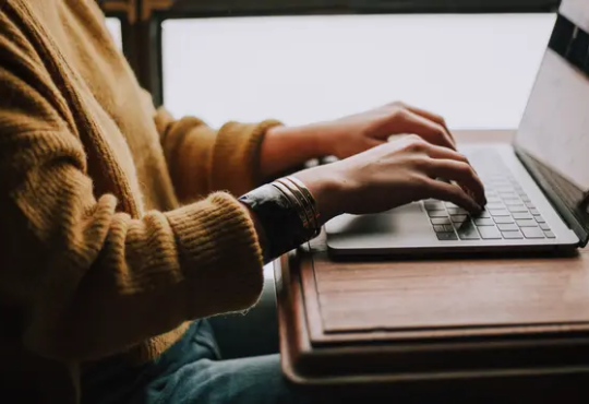 Jaga Kesehatan Mata Cegah Computer Vision Syndrome