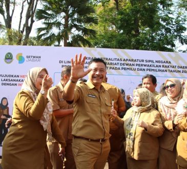 Sekretaris DPRD Jabar Barnas Adjidin Pimpin Ikrar Netralitas ASN pada Pemilu 2024