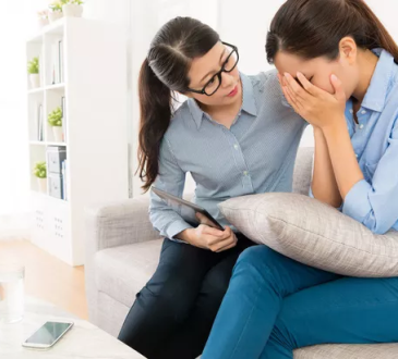 Bagaimana Cara Menolong Teman yang Jadi Korban KDRT?