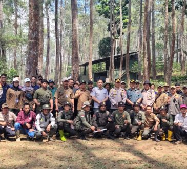 Perhutani Bandung Utara Lakukan Mitigasi Bencana di Kawasan Hutan Cikole Lembang