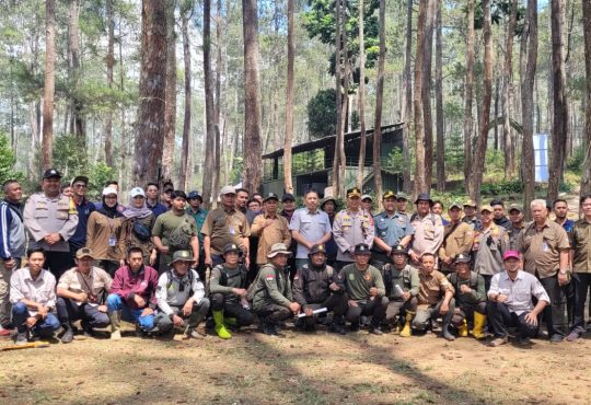 Perhutani Bandung Utara Lakukan Mitigasi Bencana di Kawasan Hutan Cikole Lembang
