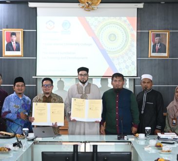 The Imam Foundation Manchester dan IAI Tazkia Tandatangani MoU