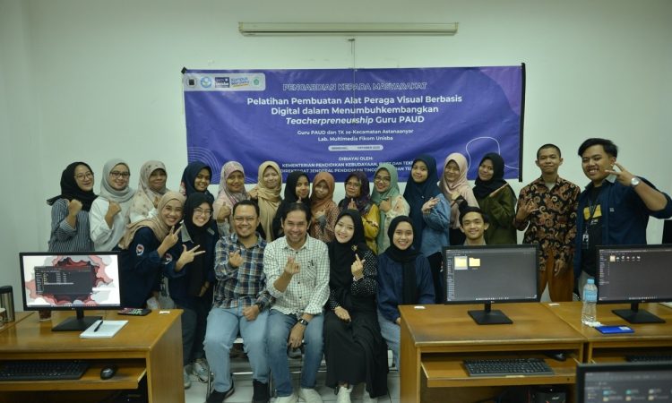 Guru PAUD Belajar Membuat Alat Peraga Visual Berbasis Digital dari Tim PKM Unisba