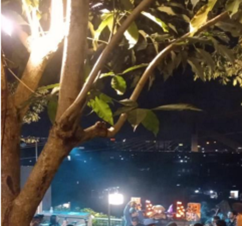 Grup Musik Anjing.dub Tampil di Dendang Segi Vol 2