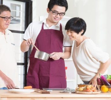 Ini Alasan Mengapa Menantu Laki-laki Jadi Kesayangan Mertua