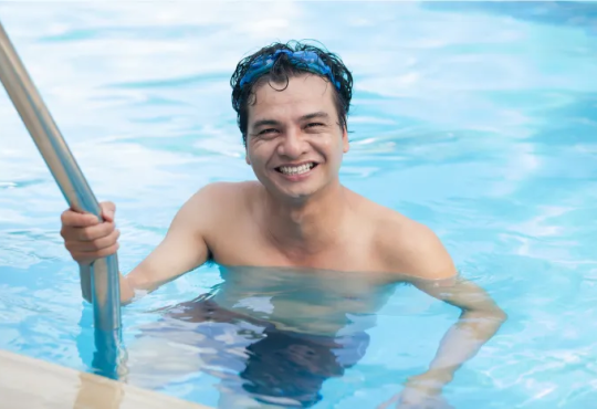 Berbagai Manfaat Berenang Rutin untuk Kesehatan Pria