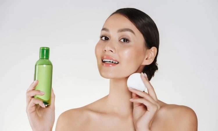 Yuk Mengenal Apa Itu Toner, Manfaat, dan Cara Menggunakannya