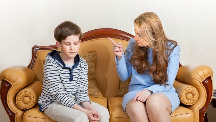 Apakah yang Dimaksud dengan Helicopter Parenting?