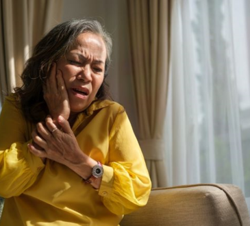 5 Cara Hilangkan Sakit Gigi Berlubang agar Tak Kambuh Lagi