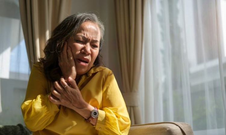 5 Cara Hilangkan Sakit Gigi Berlubang agar Tak Kambuh Lagi