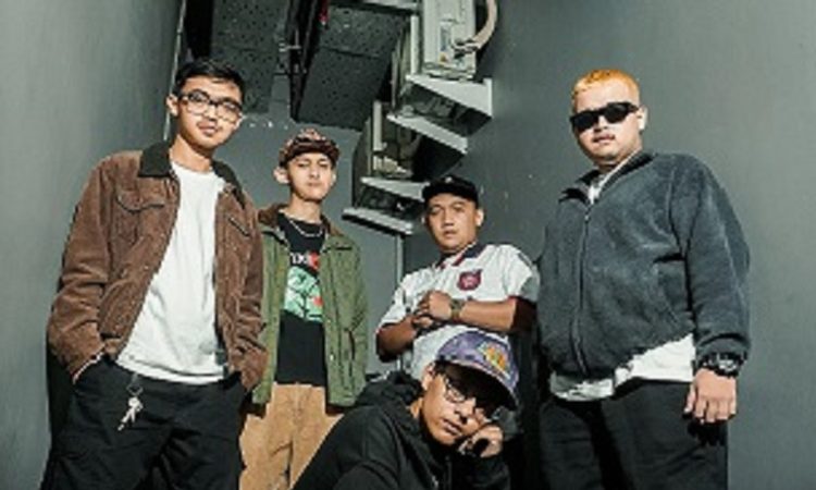 Add title Cold And Callous: Testimoni Costive Tentang Pengkhianatan yang Perih dan Dingin