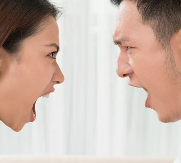 Tips Mengendalikan Emosi Saat Bertengkar dengan Suami