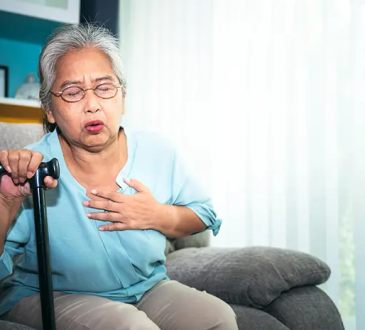 6 Gejala Pneumonia pada Lansia yang Perlu Diwaspadai