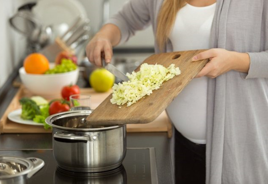 5 Makanan yang Dilarang untuk Ibu Hamil