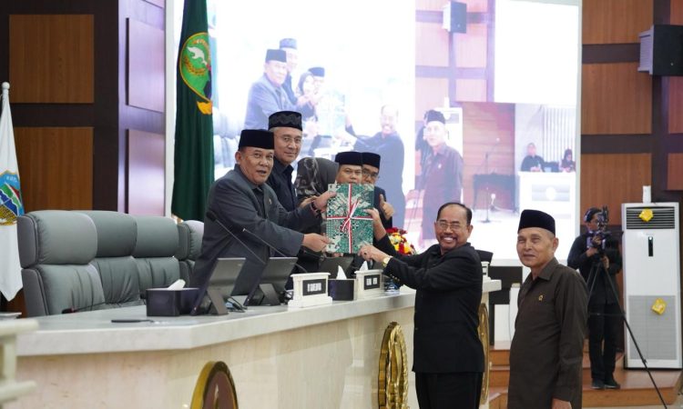 Rapat Paripurna Penyampaian Nota Pengantar LKPJ dan Ranperda, Penetapan 3 Ranperda Masuk Propemperda