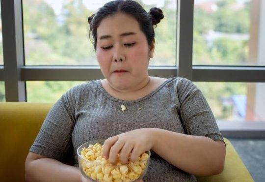 Awas, Perut Buncit Bisa Jadi Akibat dari 7 Kebiasaan Ini!